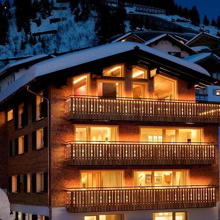 Haus Burgi - Angelika Walch Apartman Stuben am Arlberg Kültér fotó