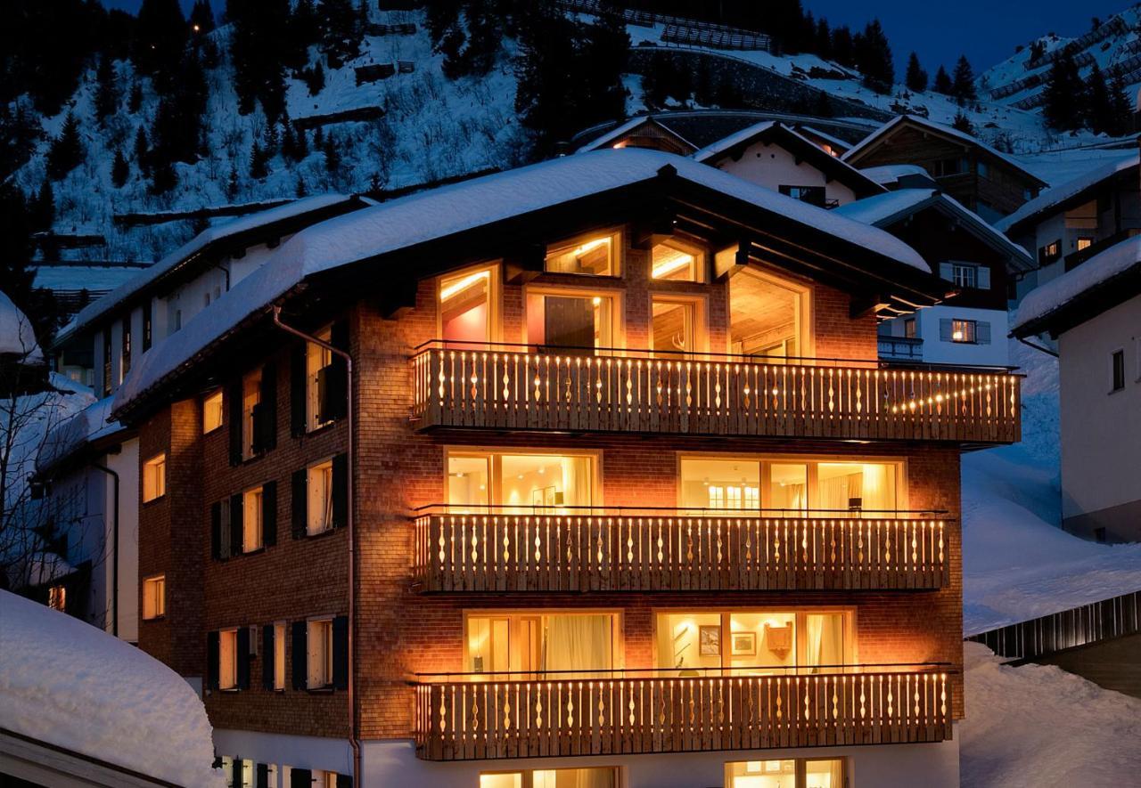 Haus Burgi - Angelika Walch Apartman Stuben am Arlberg Kültér fotó