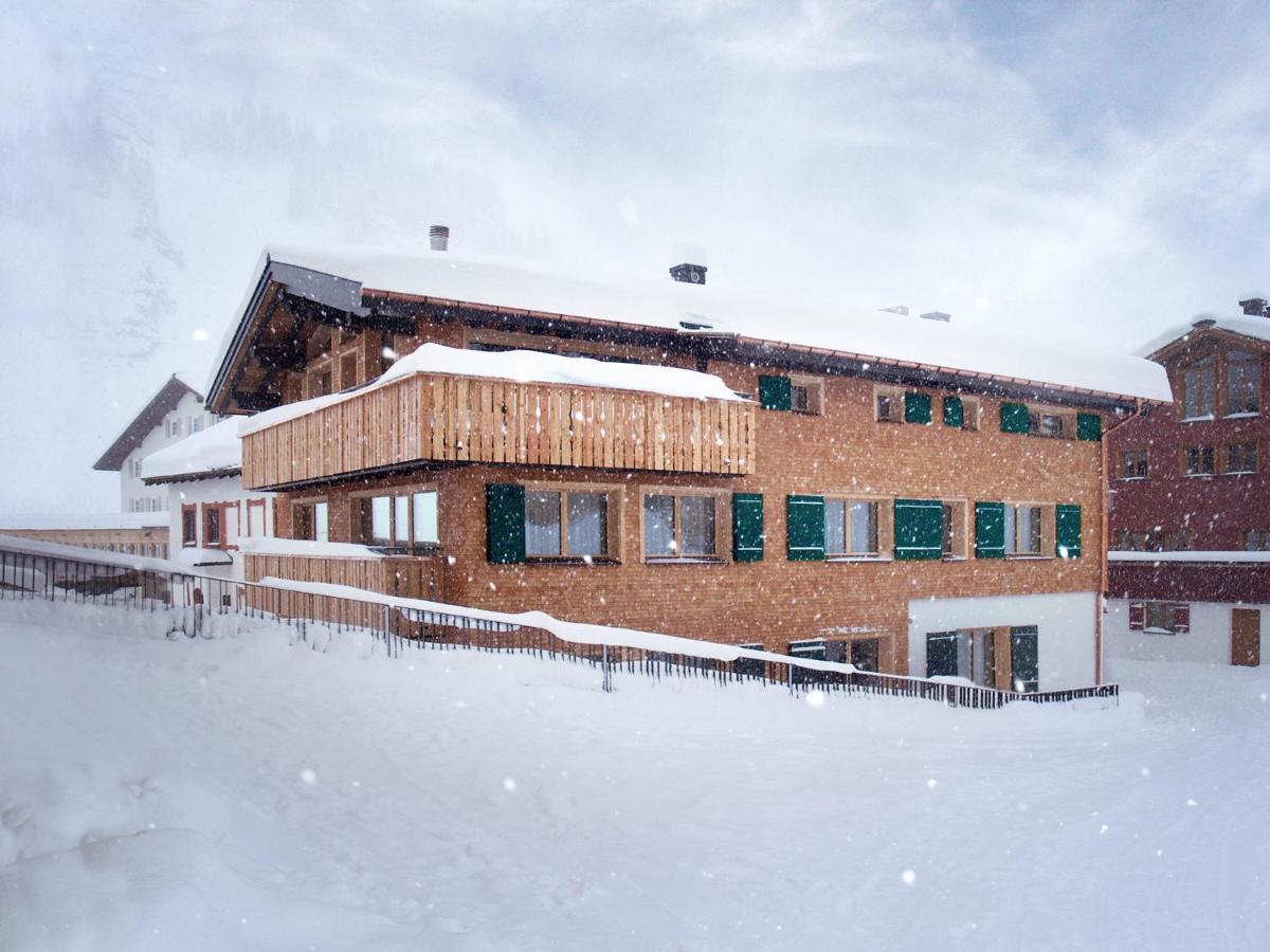 Haus Burgi - Angelika Walch Apartman Stuben am Arlberg Kültér fotó